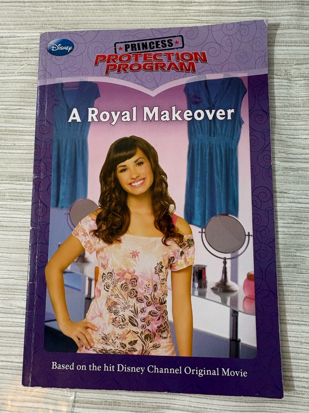 📚 DISNEY princess protection program book 2009 Y2K 📚